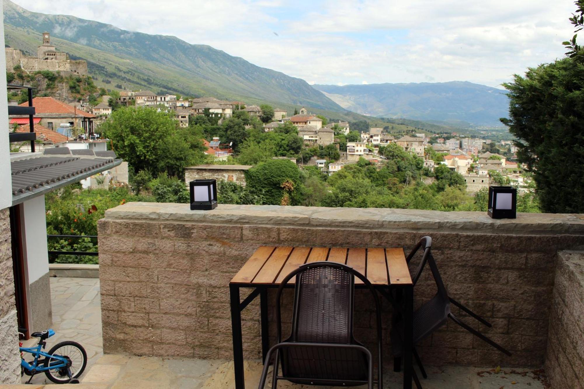 Guest House Amades Gjirokastër Eksteriør billede