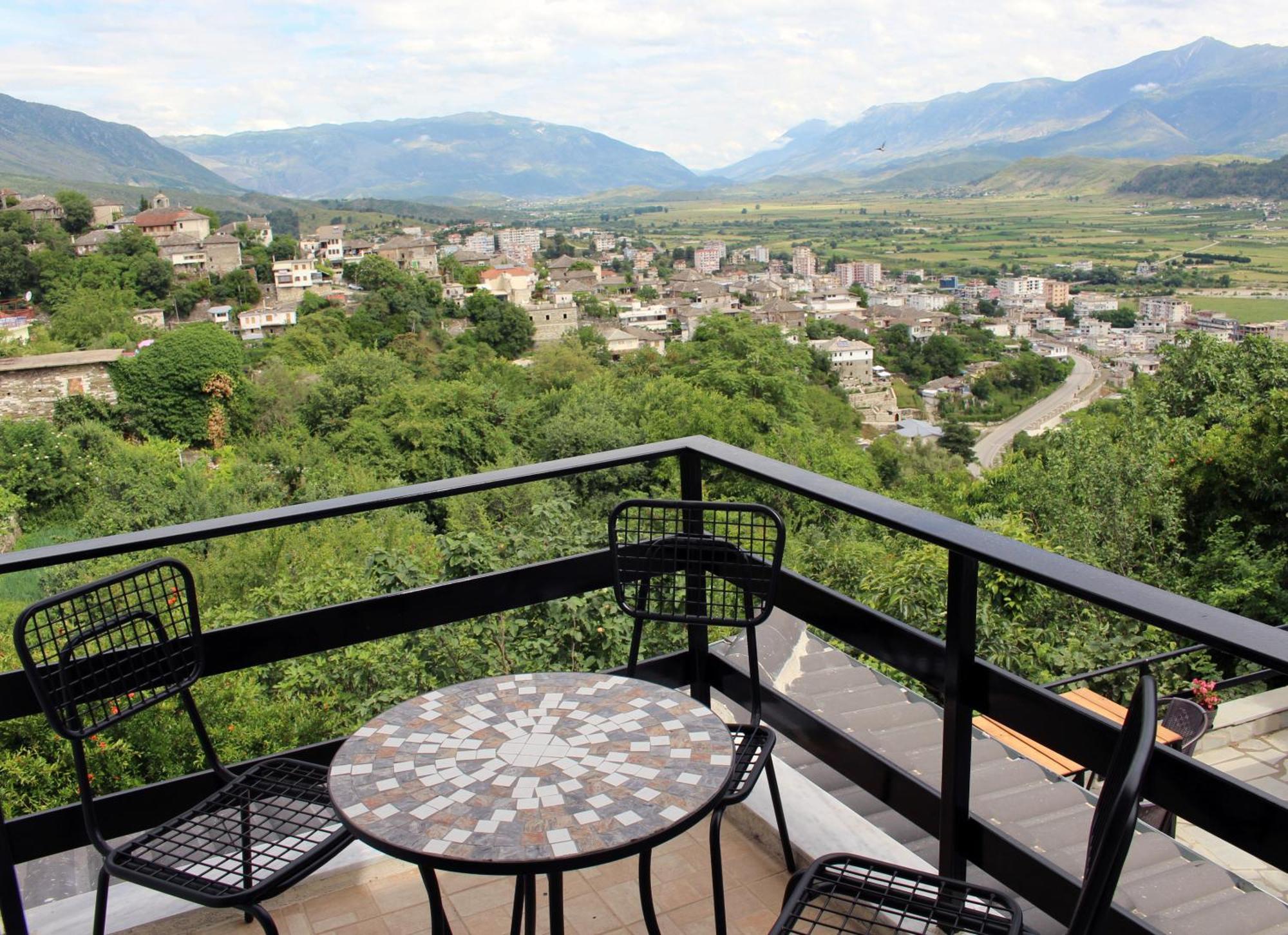 Guest House Amades Gjirokastër Eksteriør billede