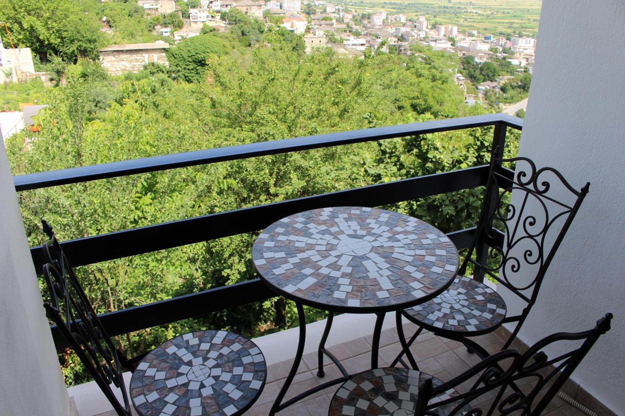 Guest House Amades Gjirokastër Eksteriør billede